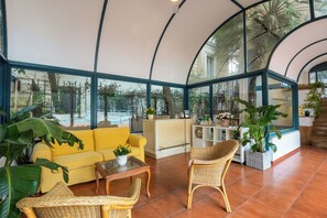 Reception - Aldrovandi Residence City Suites (Rome)