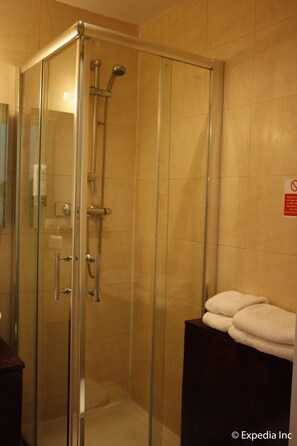 Bathroom - Islington Inn (London)