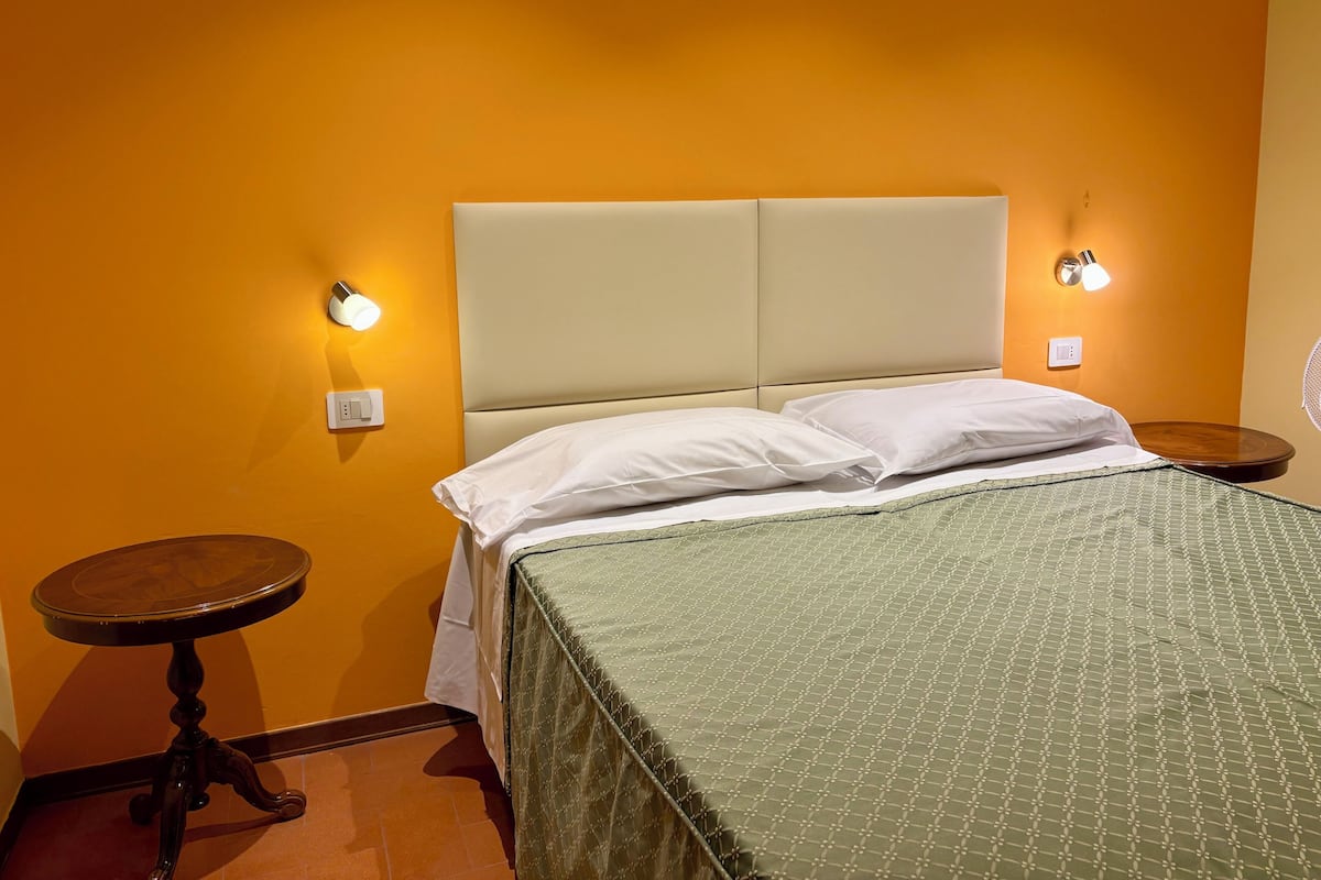 Minibar, desk, iron/ironing board (on request), WiFi (free)