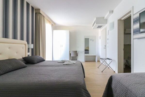 Comfort Quadruple Room