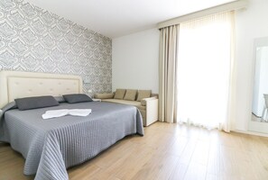 خزنة داخل الغرفة ومكتب وواي فاي مجانًا وملاءات أسرّة