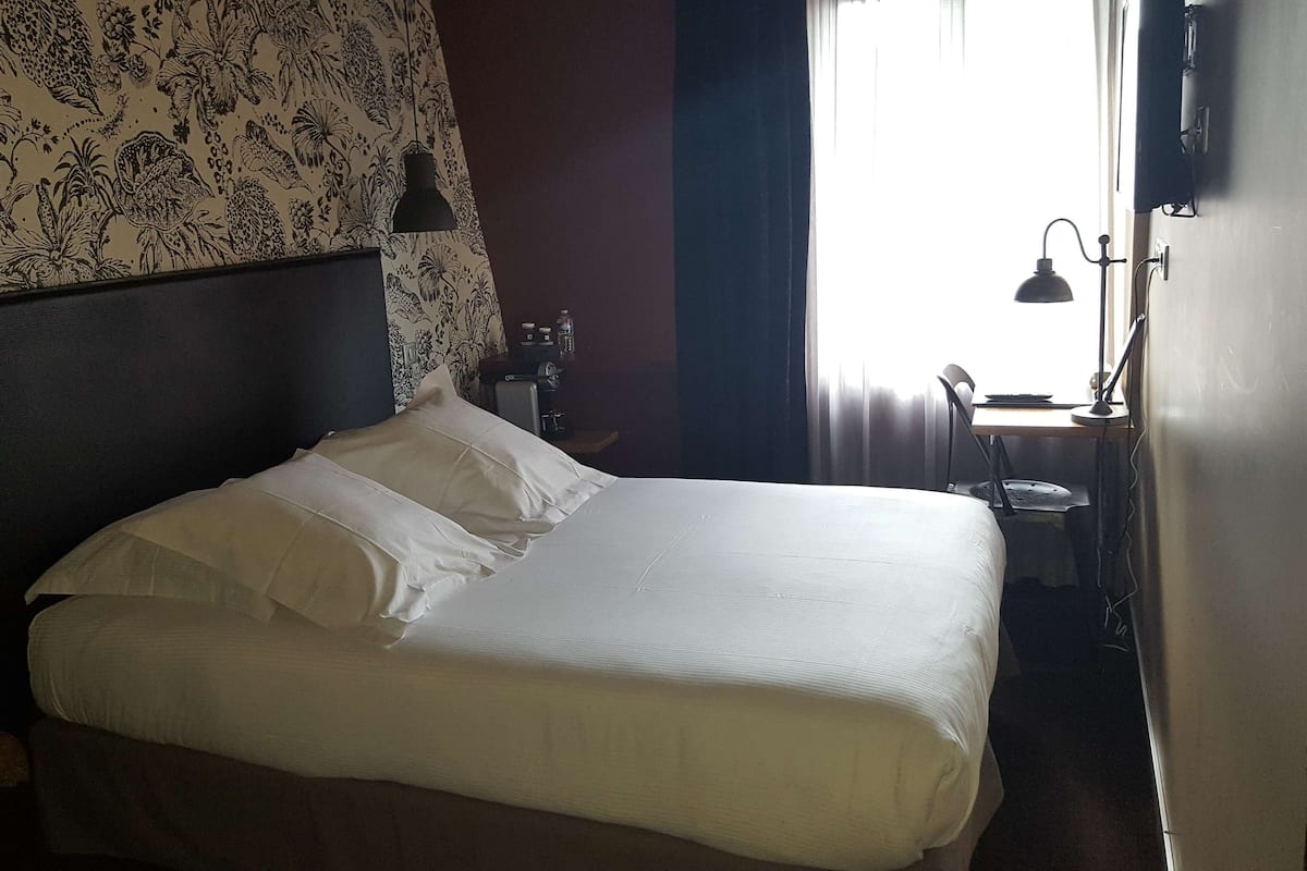 Standard Room, 1 Double Bed, Non Smoking (Simple) | Premium bedding, in-room safe, desk, blackout drapes