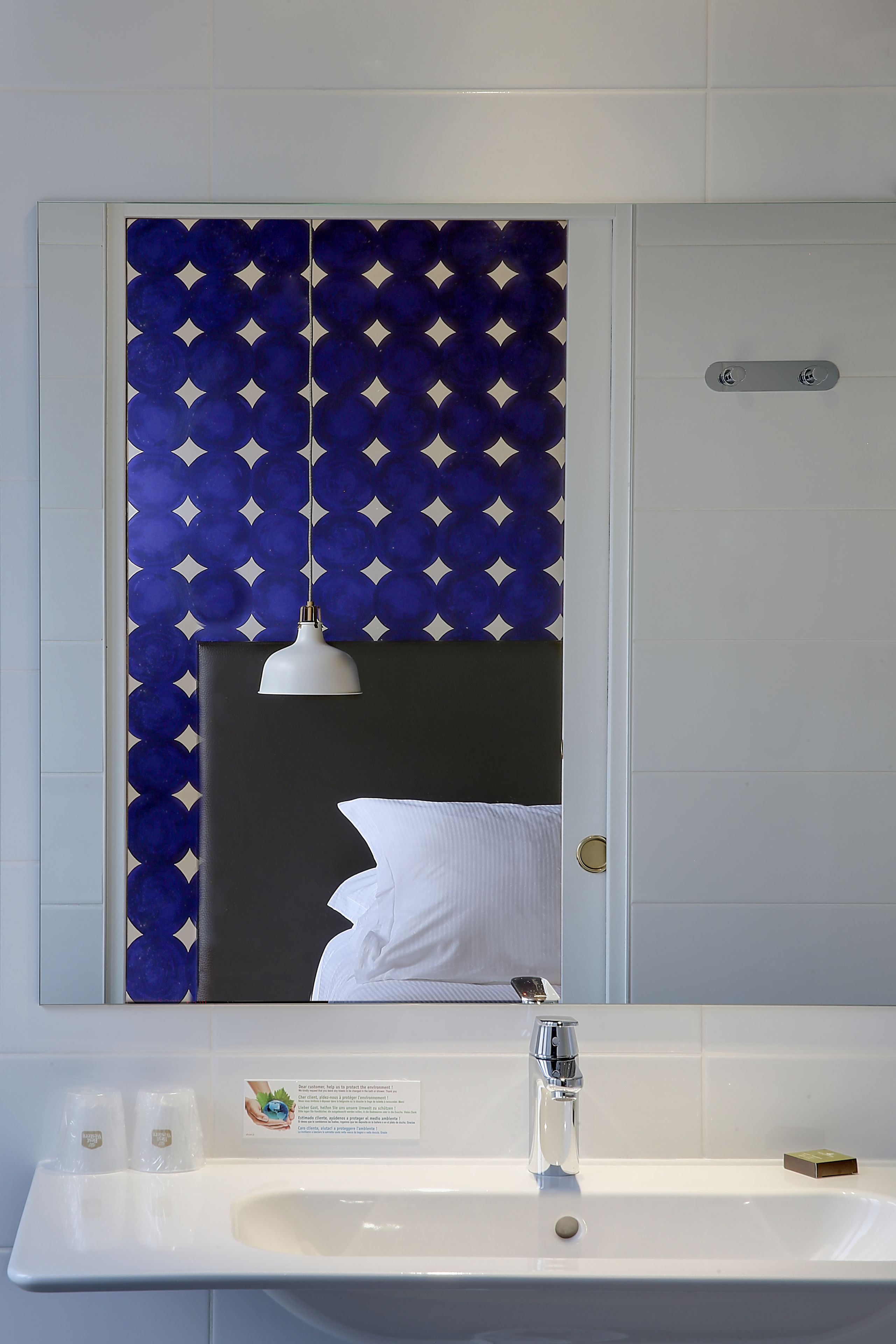 classic room, 1 queen bed, non smoking | bathroom | shower, free toiletries, hair dryer, towels