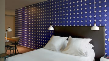 Habitación clásica, 1 cama de matrimonio, no fumadores | Ropa de cama de alta calidad, caja fuerte, escritorio y cortinas opacas