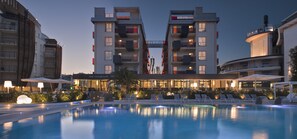 2 outdoor pools, pool umbrellas, sun loungers - Hotel Orient & Pacific (Jesolo)