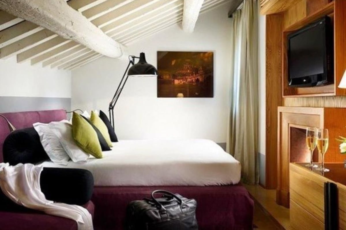 Frette Italian sheets, down comforters, minibar, in-room safe