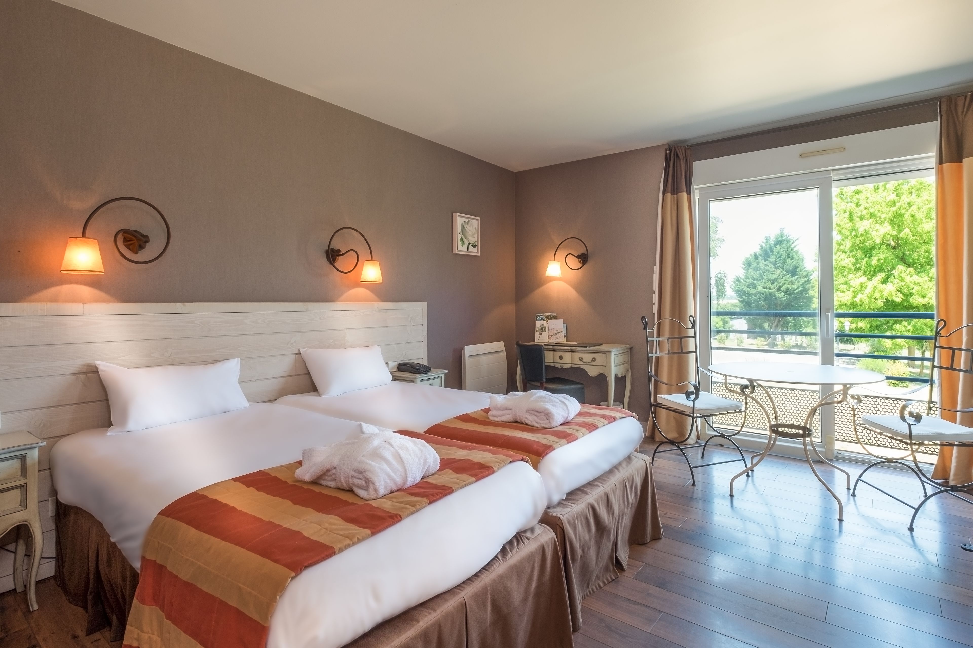 superior double or twin room | minibar, in-room safe, desk, soundproofing