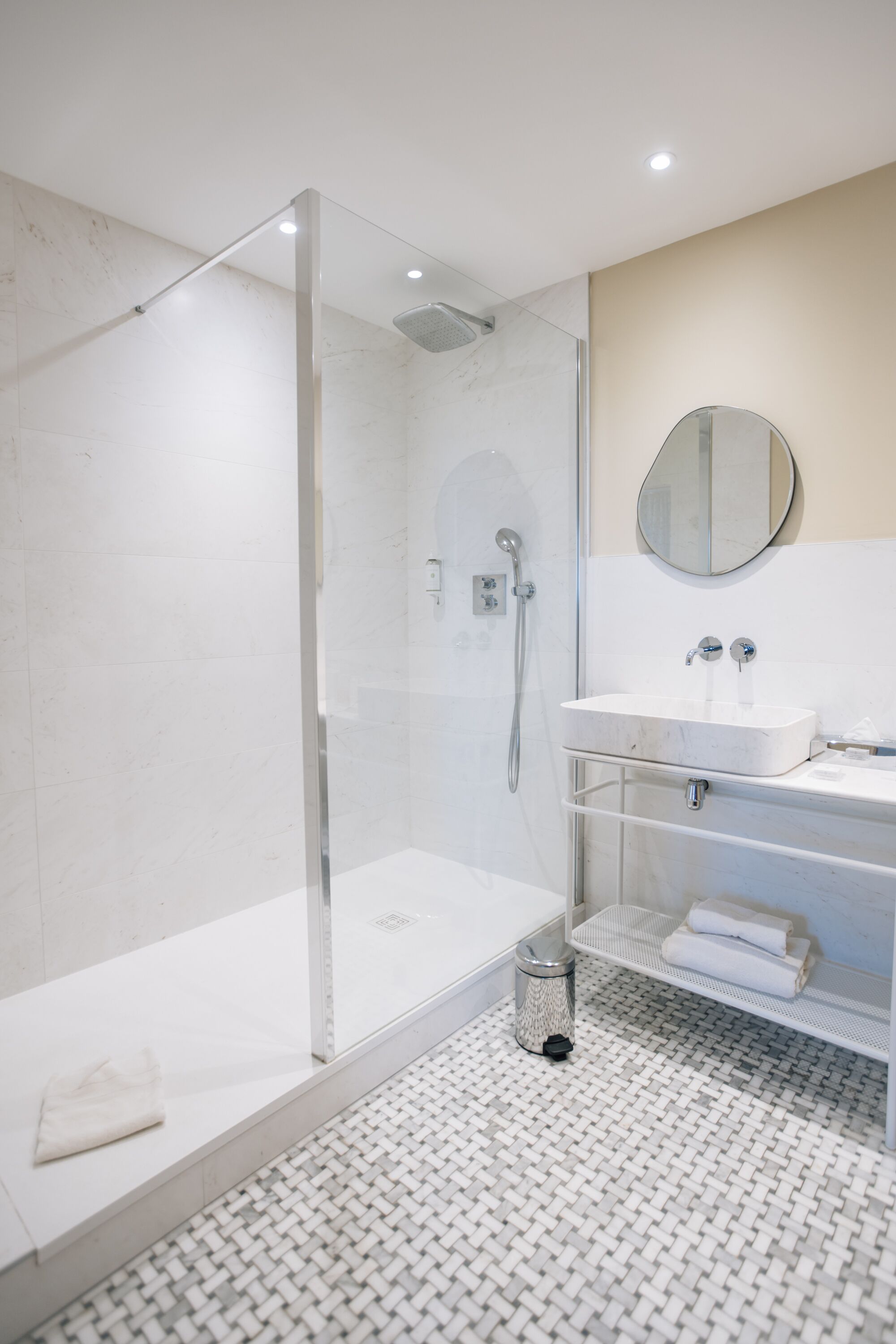 comfort room | bathroom | hair dryer, towels