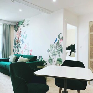 Rom – superior (occ 3 pax) | Minibar, safe på rommet, individuelt dekorert og individuelt innredet