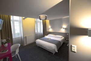 Mobiliario individual, escritorio, espacio para trabajar con un portátil