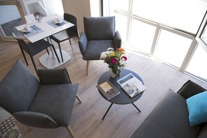 Lobby sitting area - Hôtel Du Port (Morlaix)