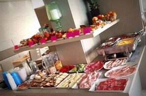 Free daily buffet breakfast  - Hotel Torino (Jesolo)