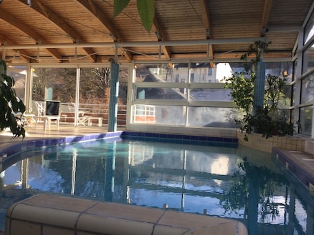 Una piscina techada