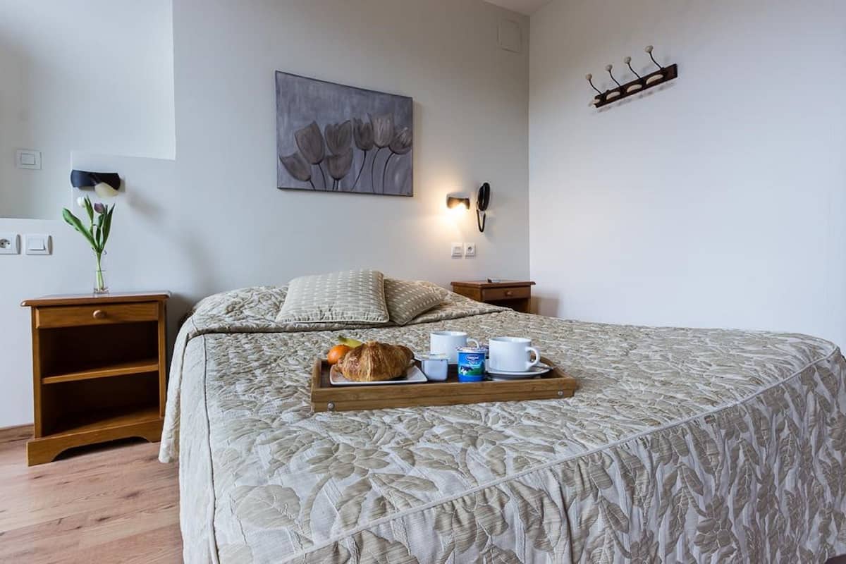 Double Room | In-room safe, soundproofing, free cribs/infant beds, rollaway beds