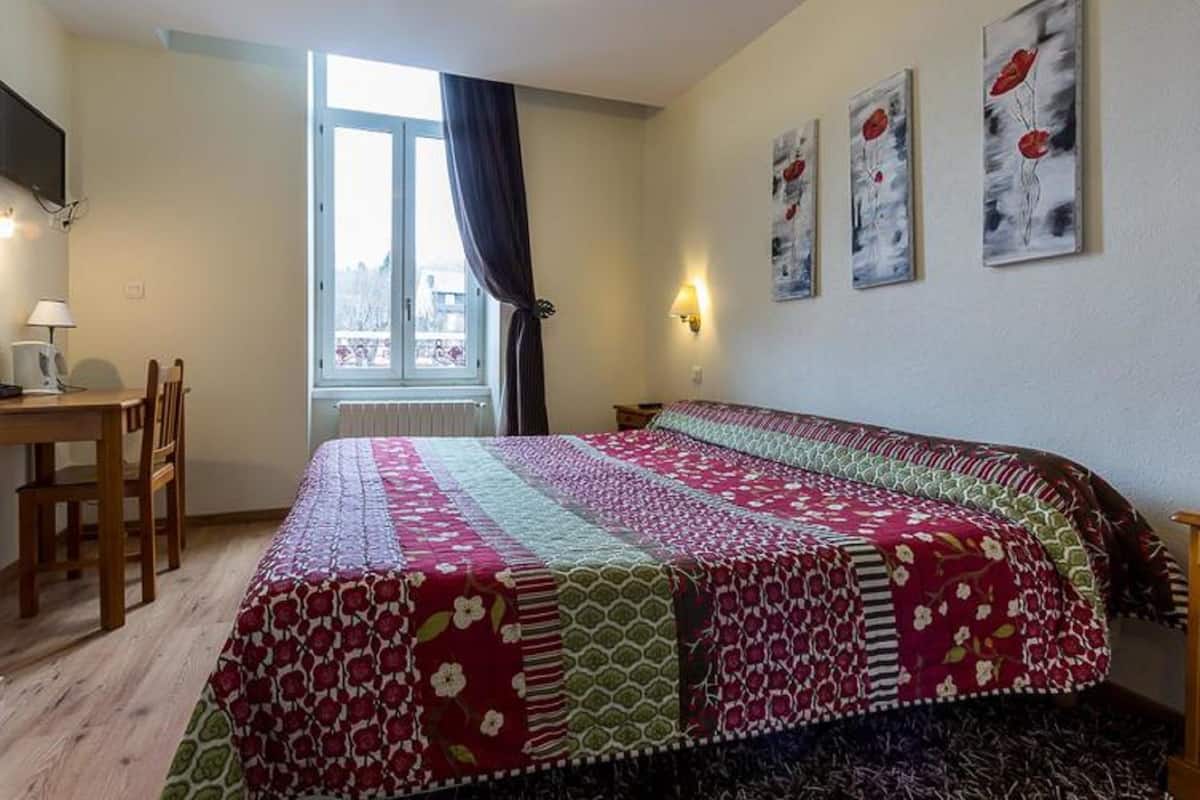 Quadruple Room | In-room safe, soundproofing, free cribs/infant beds, rollaway beds