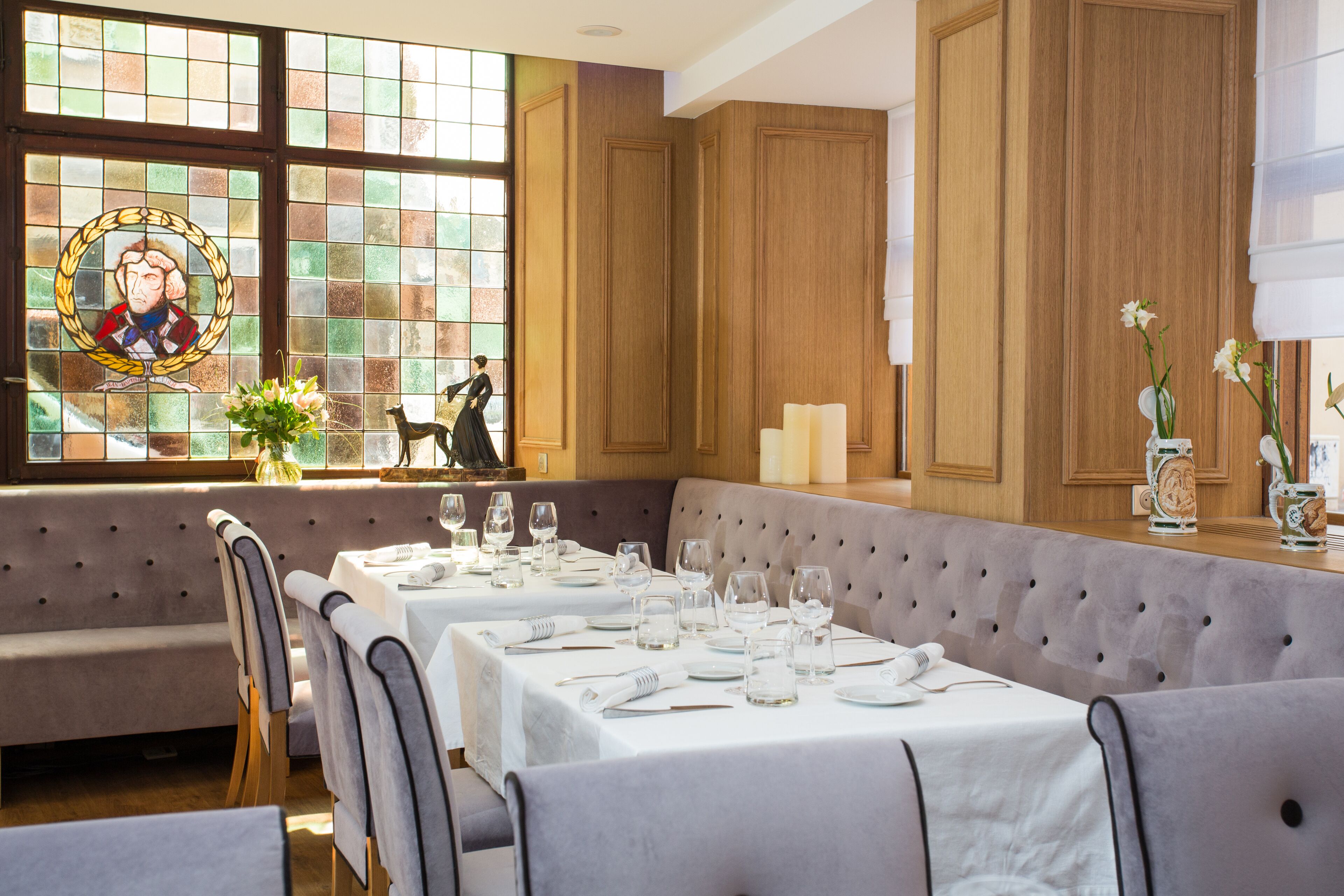 Daily buffet breakfast (EUR 22 per person)