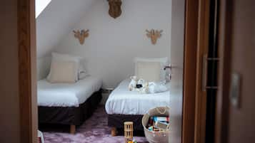 Family Quadruple Room | 1 bedroom, premium bedding, in-room safe, desk