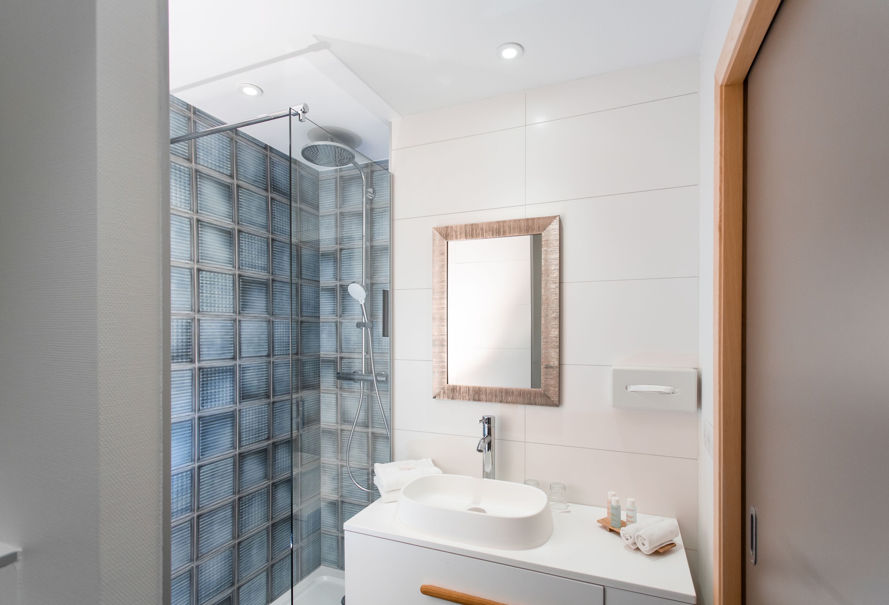 standard room | bathroom | designer toiletries, hair dryer, bathrobes, slippers