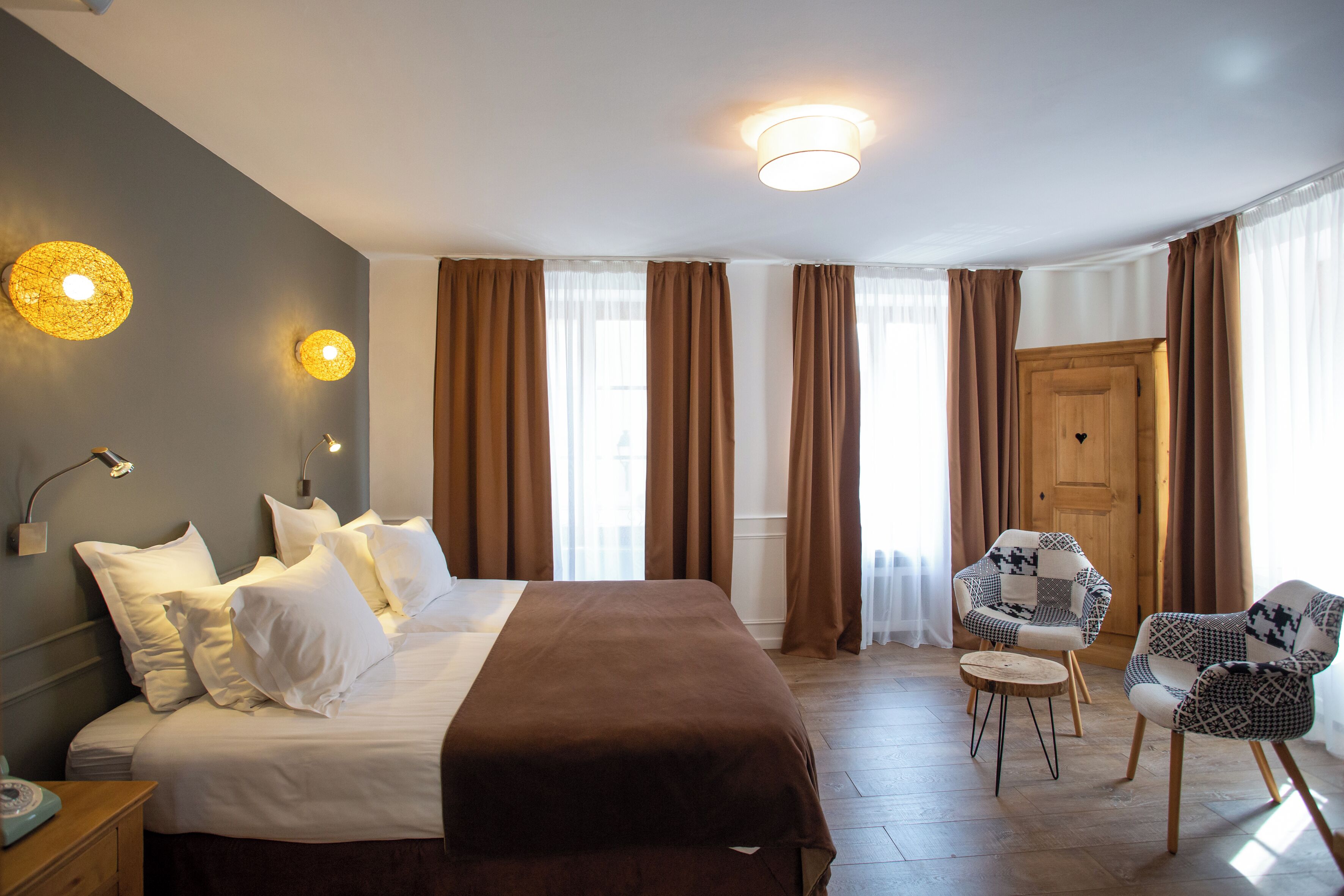 deluxe room | 1 bedroom, premium bedding, in-room safe, desk