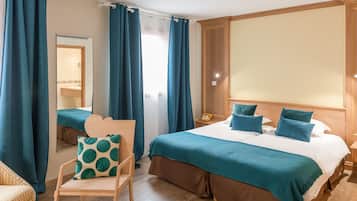 Premium bedding, in-room safe, desk, laptop workspace