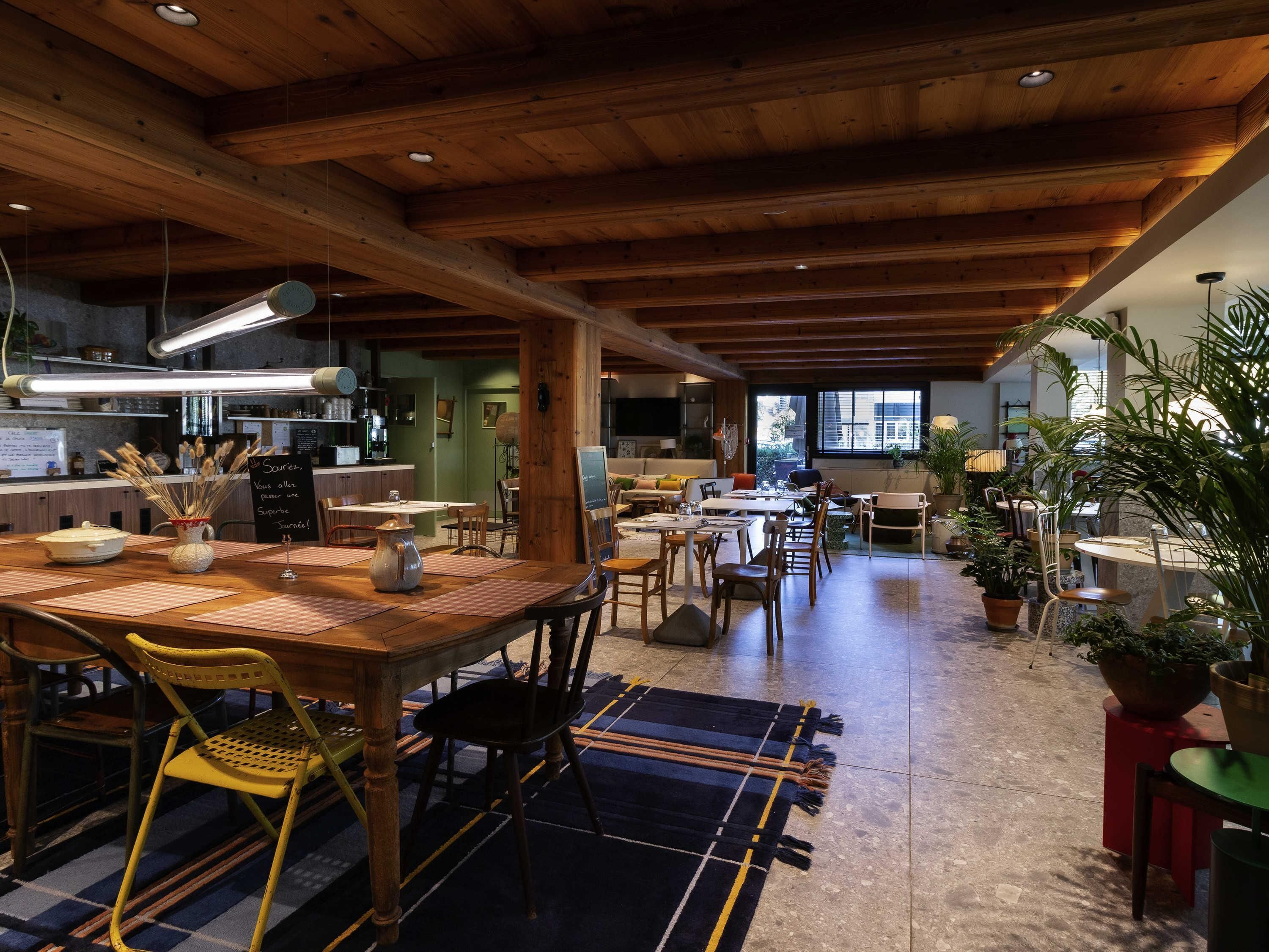 Breakfast and dinner served, local cuisine