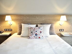 1 bedroom, premium bedding, minibar, in-room safe