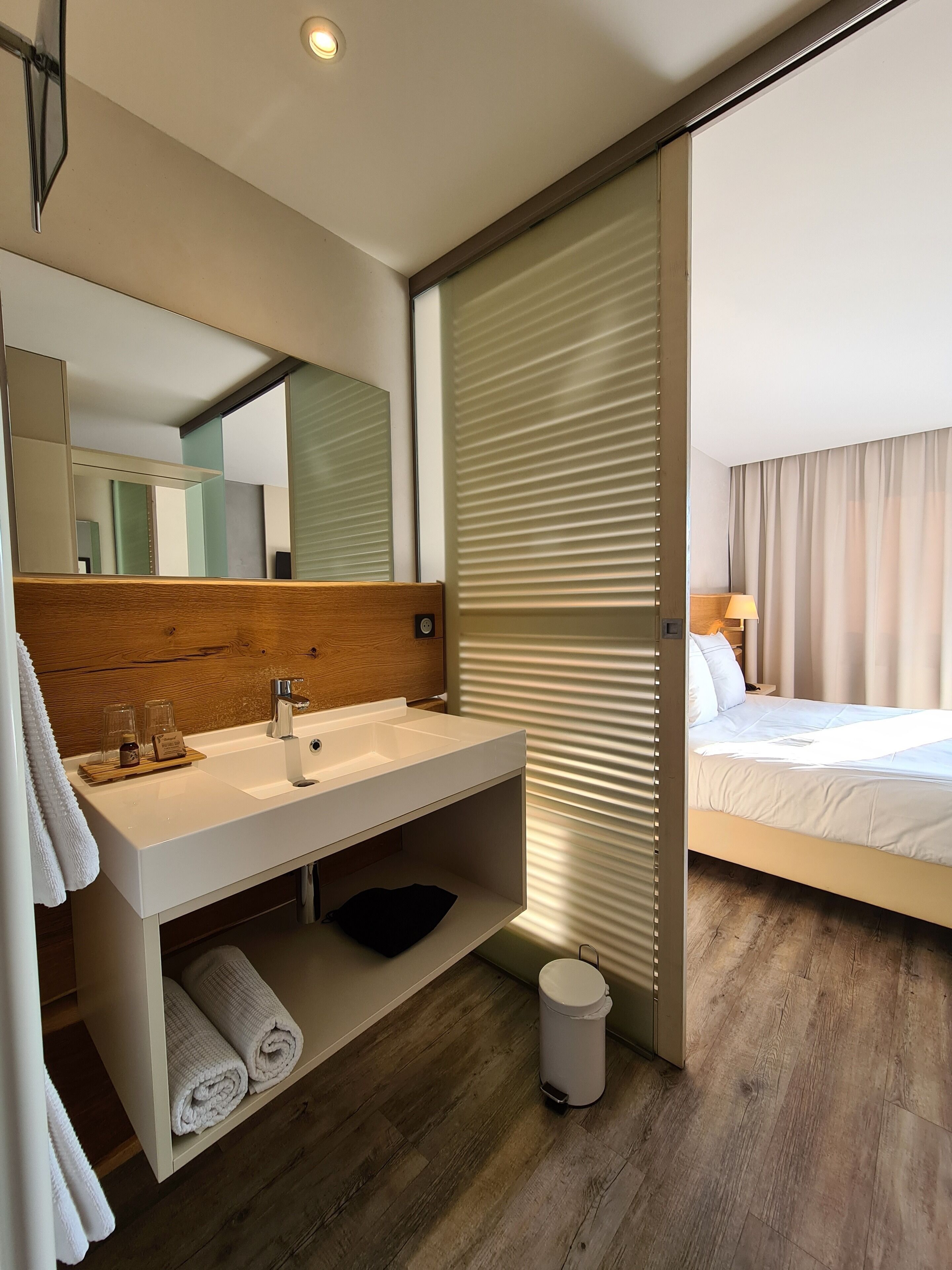 superior room | bathroom | free toiletries, hair dryer, towels, soap