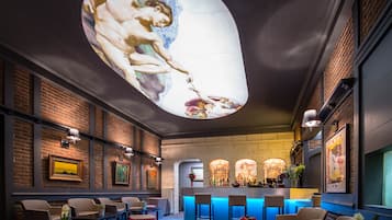 Cocktail bar