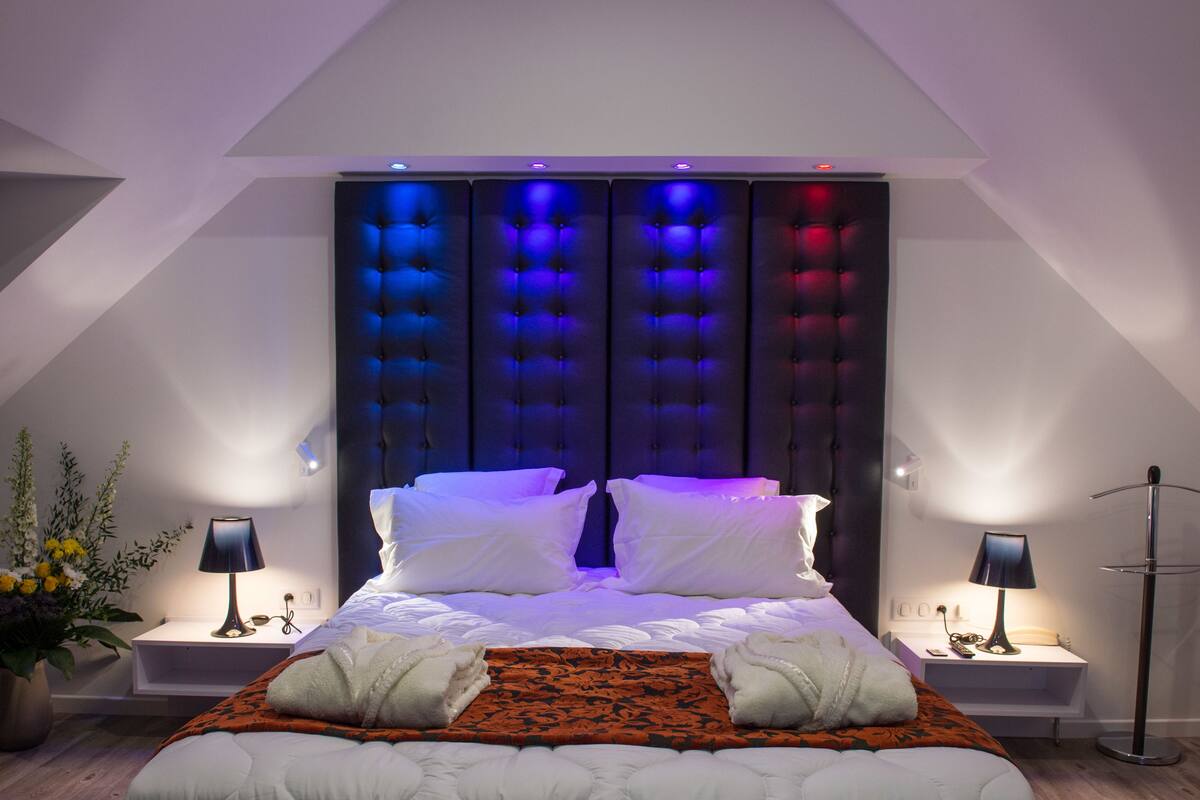 suite (marceline) | 1 bedroom, premium bedding, desk, laptop workspace