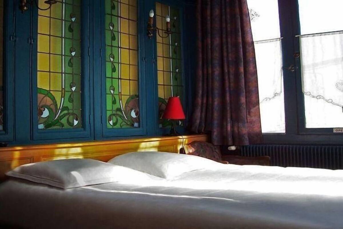 desk, iron/ironing board, free cots/infant beds, rollaway beds