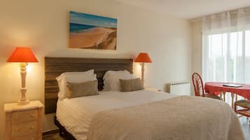 Standaard kamer | Luxe beddengoed, Select Comfort-bedden, een minibar