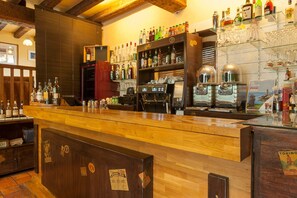 Bar (en la propiedad)