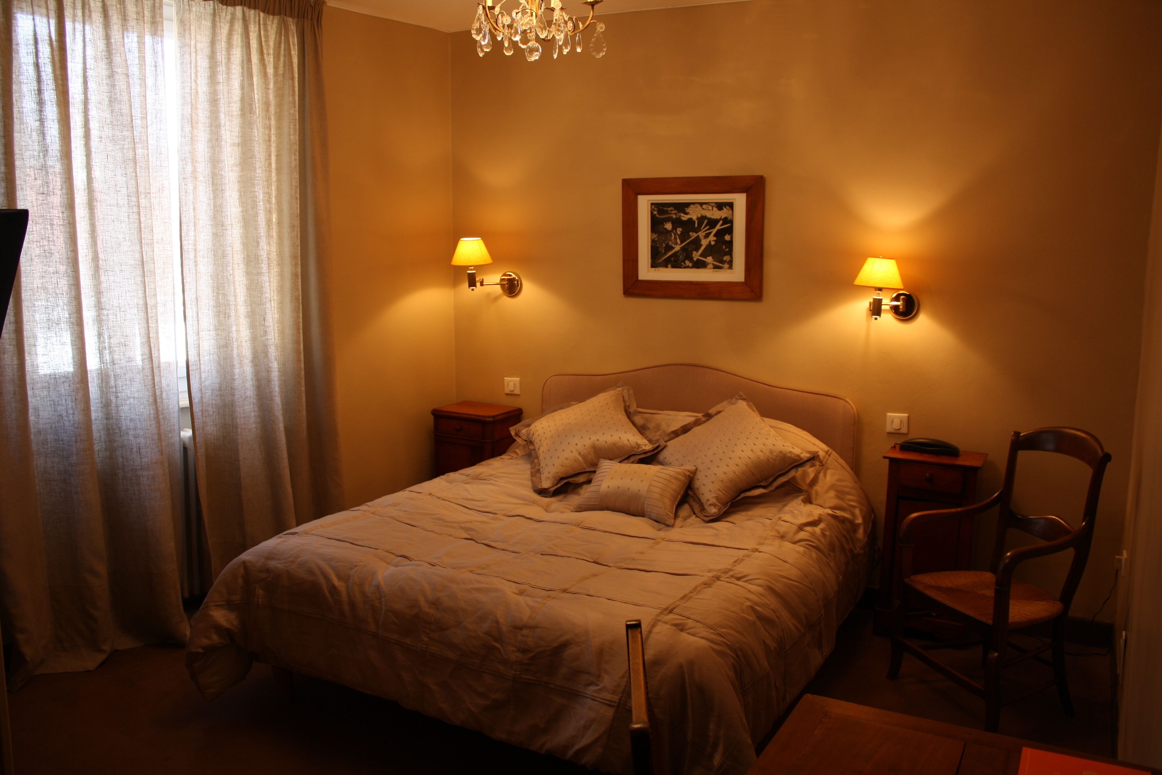 Chambre double avec bain | Coffres-forts dans les chambres, décoration personnalisée