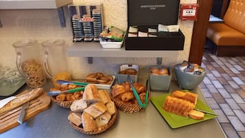 Caja de seguridad en la habitación, escritorio y wifi gratis