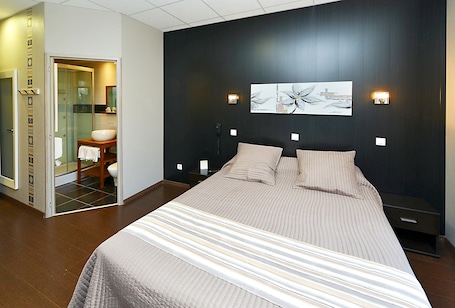 Standard Double Room | Desk, iron/ironing board, free cribs/infant beds, rollaway beds. Logis Hôtel Restaurant du Midi