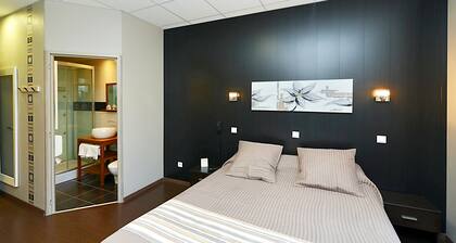 Logis Hôtel Restaurant du Midi