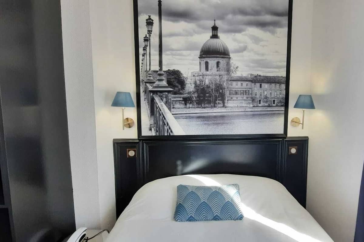 Chambre Simple Supérieure | 1 chambre, décoration personnalisée, bureau, rideaux occultants