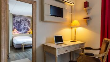 Comfort Double Room, 1 Queen Bed (with Bath) | 1 bedroom, individually decorated, desk, blackout drapes