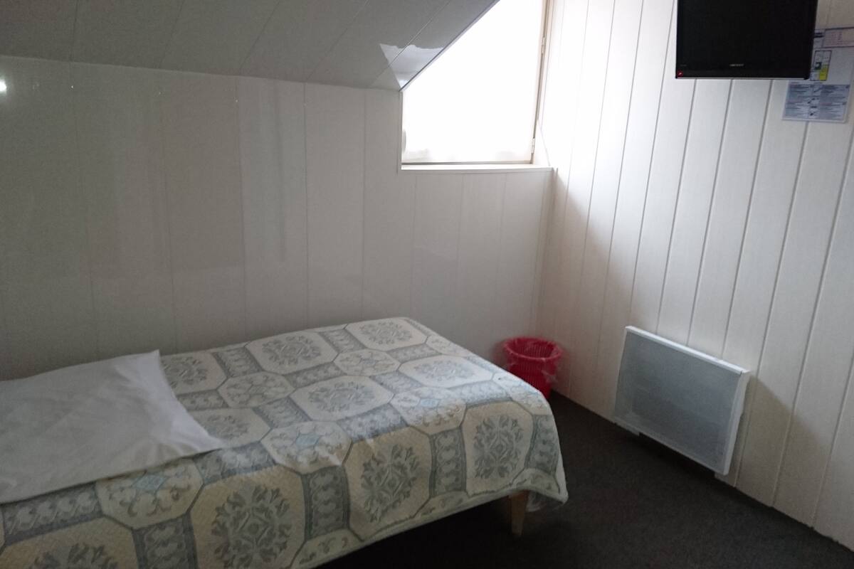 Standard Single Room | Individually decorated, free WiFi, bed sheets