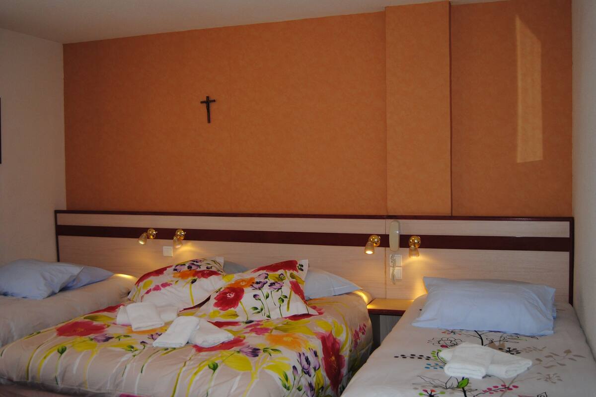 Quadruple Room | Individually decorated, individually furnished, desk, blackout curtains