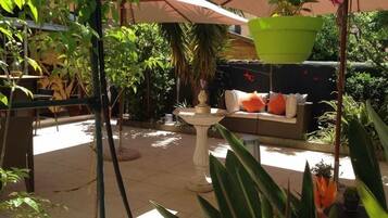 Chambre Tradition, vue cour intérieure | Vue sur la cour