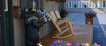 The Kancamagus Lodge