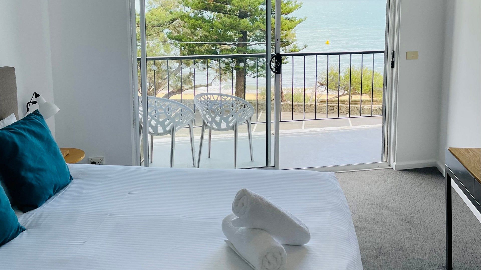 Bay View Queen Room | Bed sheets