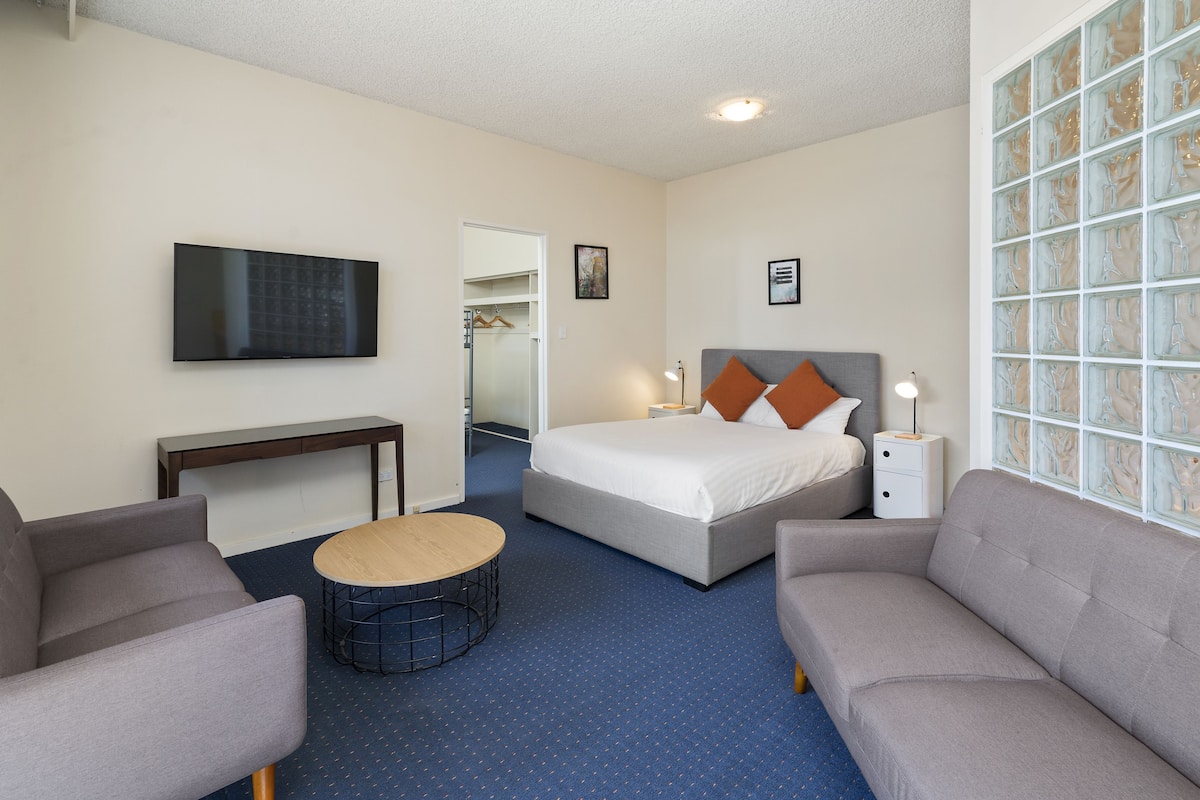 Bay View Spa Room | Bed sheets