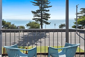 Bay View Queen Room | Terrace/patio