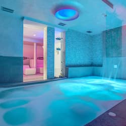 Bain à remous intérieur