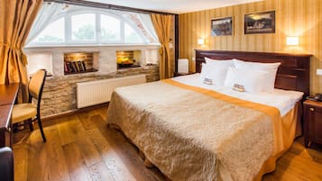 Premium bedding, minibar, in-room safe, desk