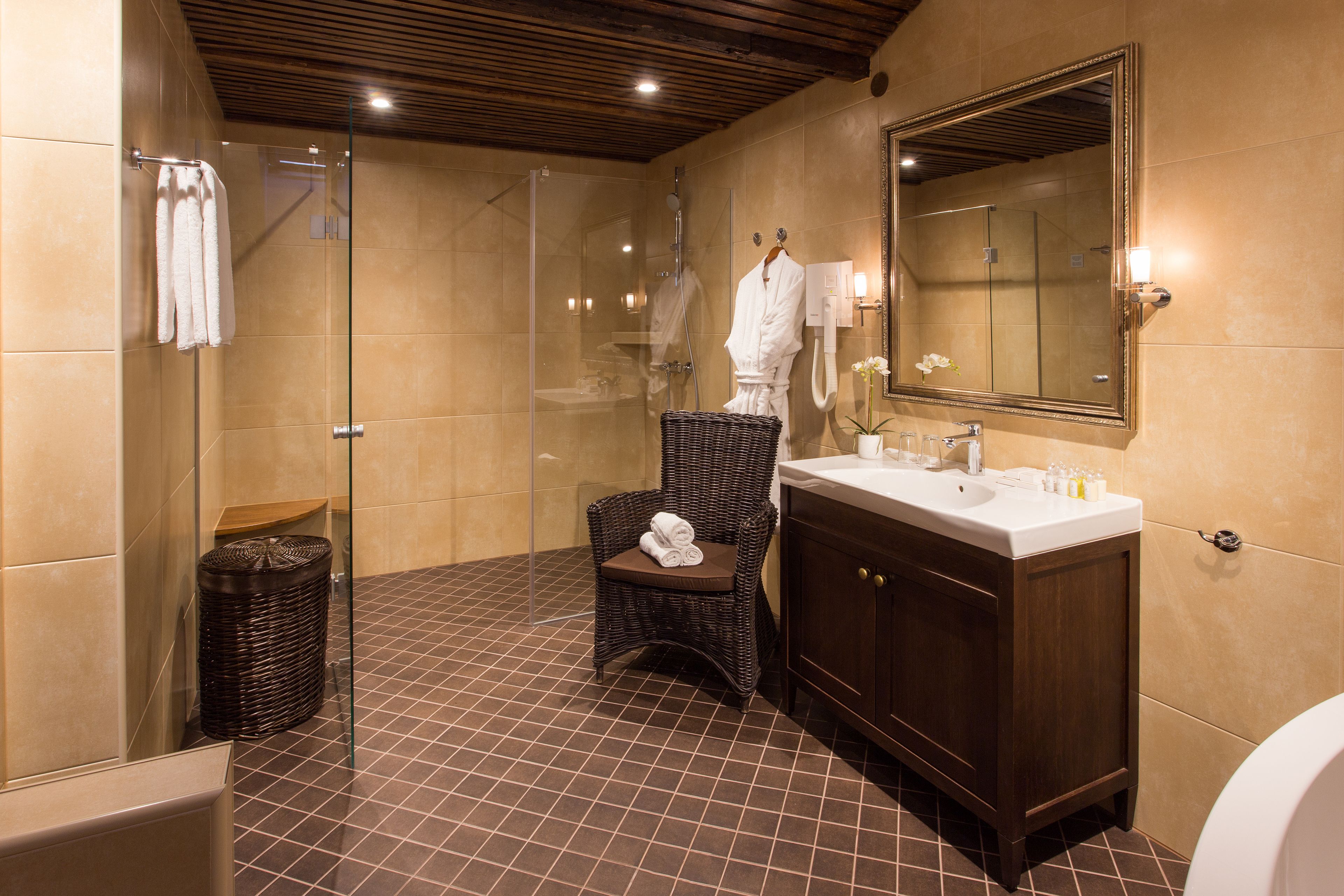 zen deluxe (spa bath) | bathroom shower