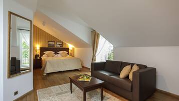 Zen Deluxe (Spa Bath) | Bộ đồ giường cao cấp, minibar, két bảo mật tại phòng, bàn