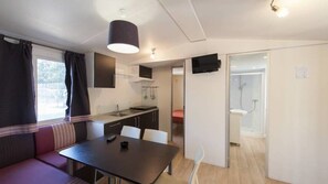 Mobile Unterkunft, 3 Schlafzimmer | Eigene Kochnische | Esstisch